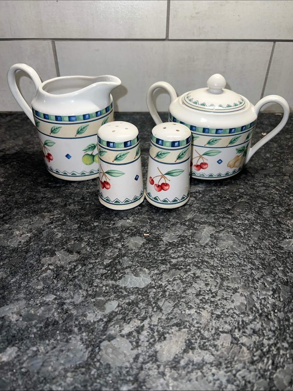 PTS INTERNATIONAL INTERIORS ORCHARD  FRUITS  Sugar, Creamer, Salt, Pepper